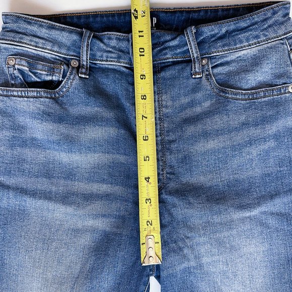 GAP jean cutoff shorts (Size 30) - Picture 5 of 8